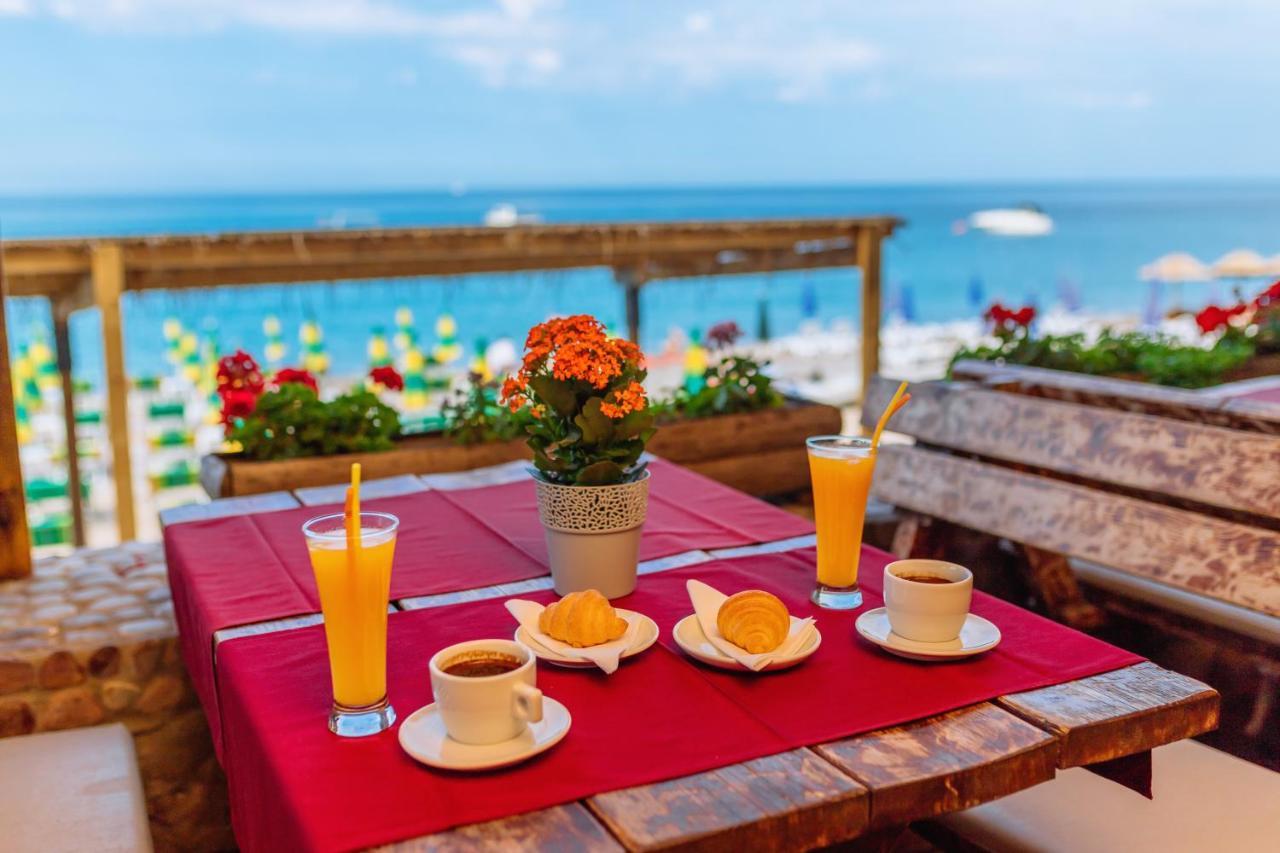Hotel Savojo Petrovac Luaran gambar