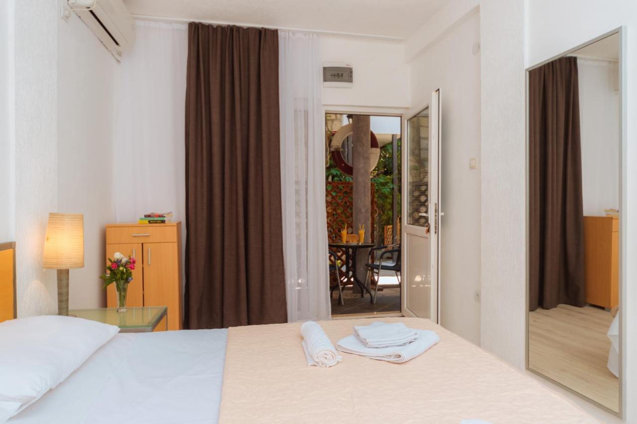 Hotel Savojo Petrovac Luaran gambar