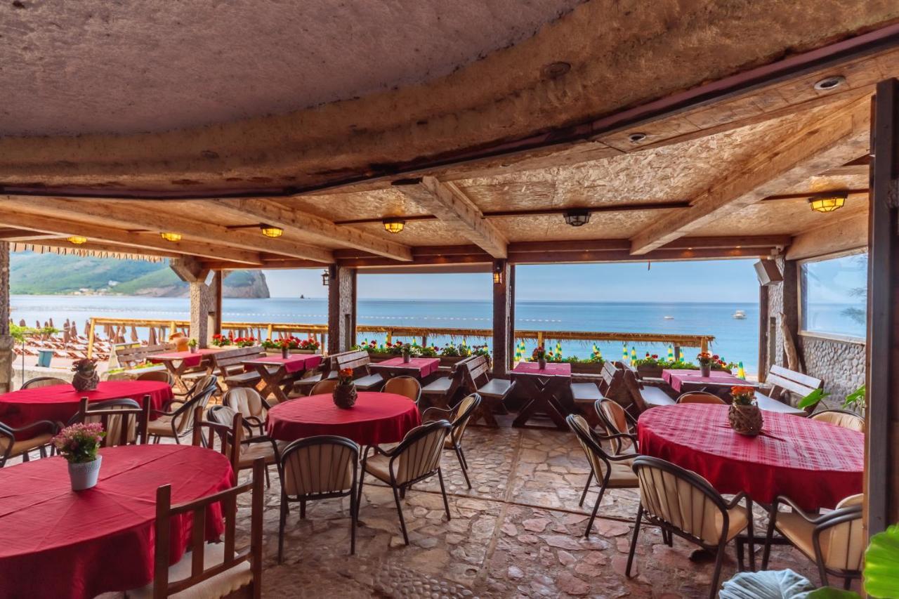 Hotel Savojo Petrovac Luaran gambar