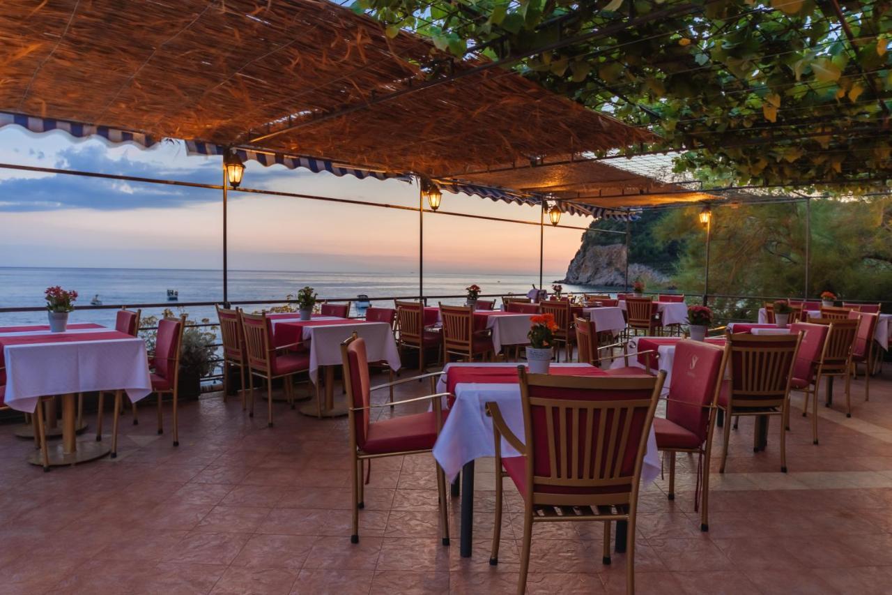 Hotel Savojo Petrovac Luaran gambar