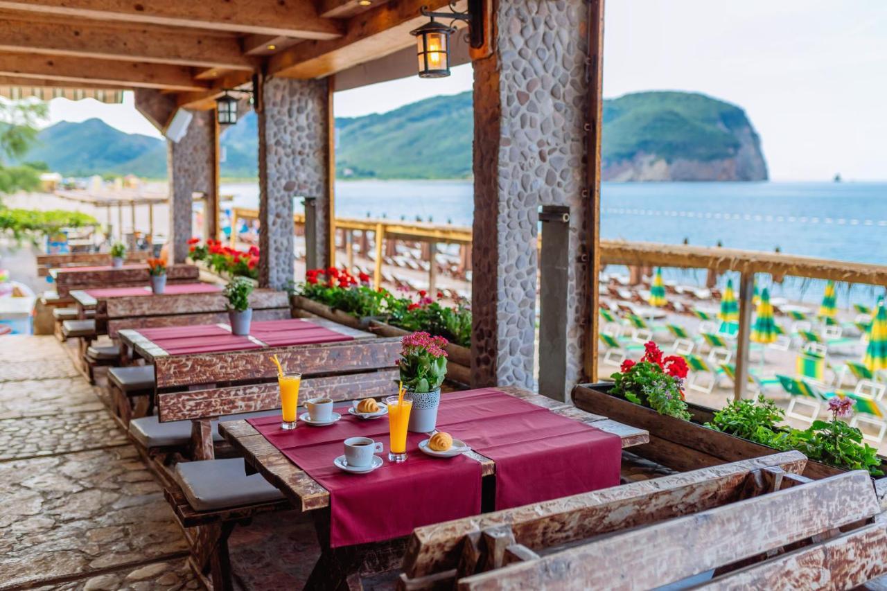 Hotel Savojo Petrovac Luaran gambar