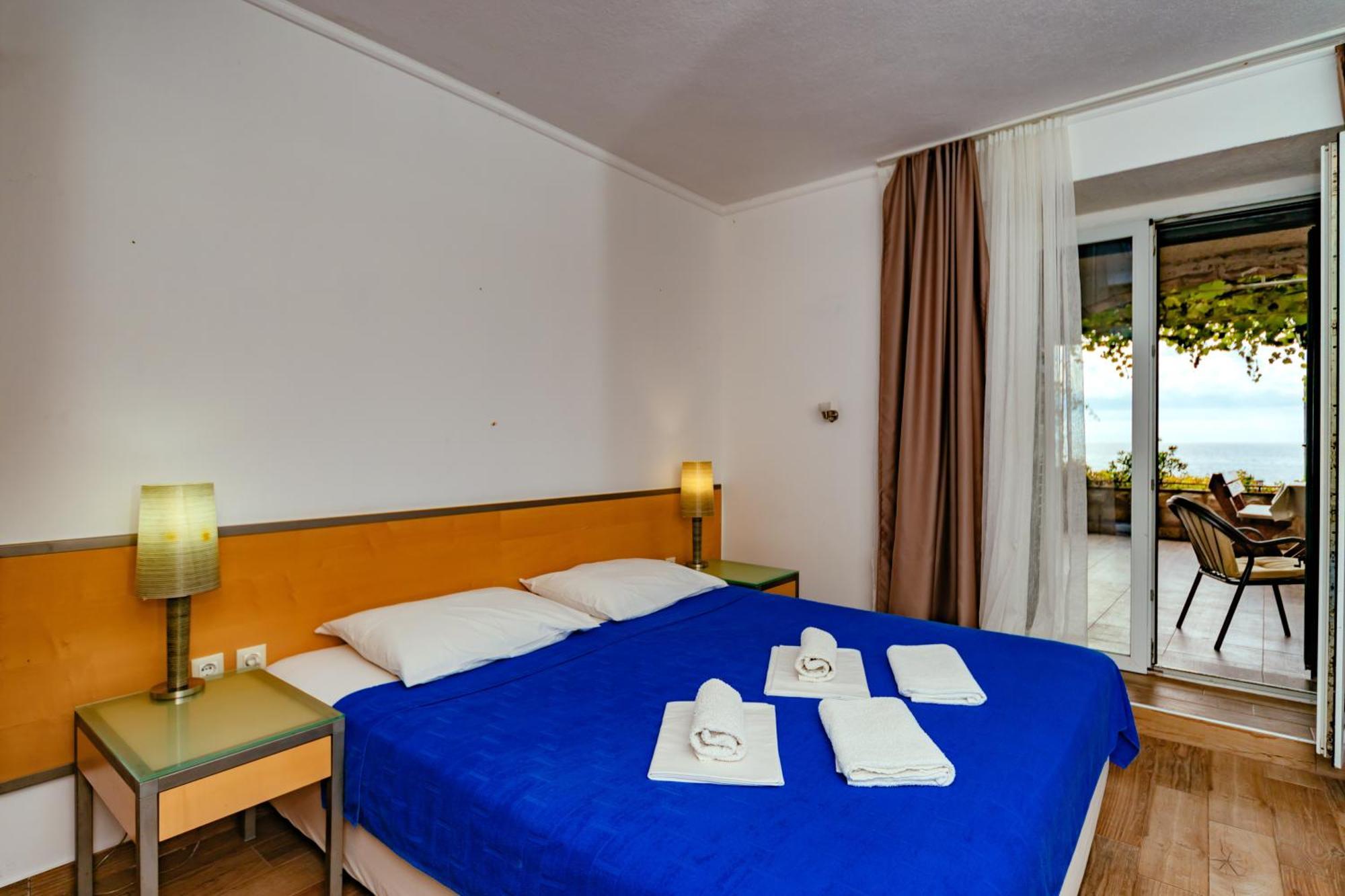 Hotel Savojo Petrovac Luaran gambar