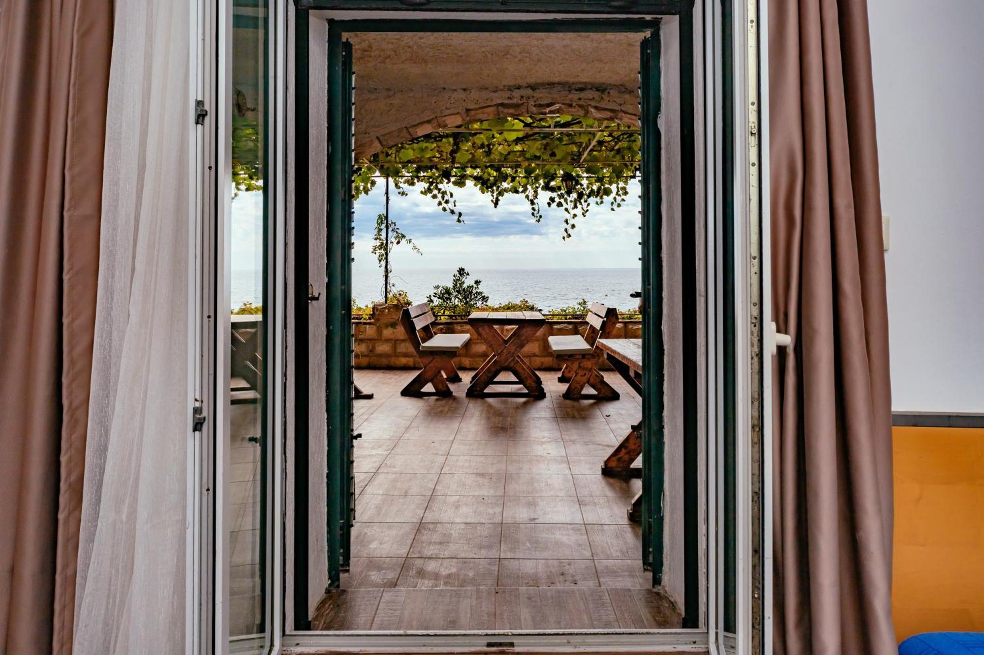 Hotel Savojo Petrovac Luaran gambar