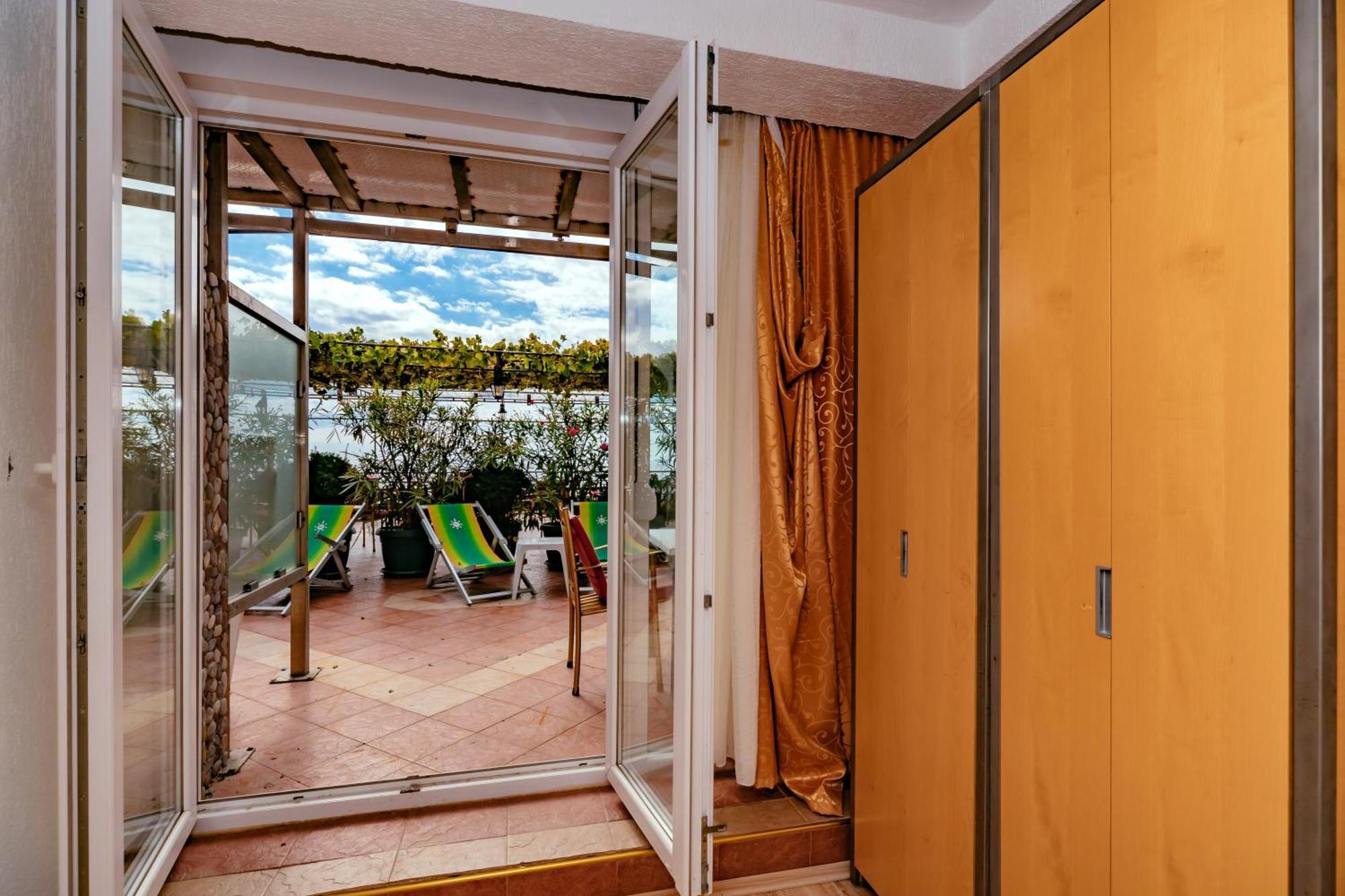 Hotel Savojo Petrovac Luaran gambar