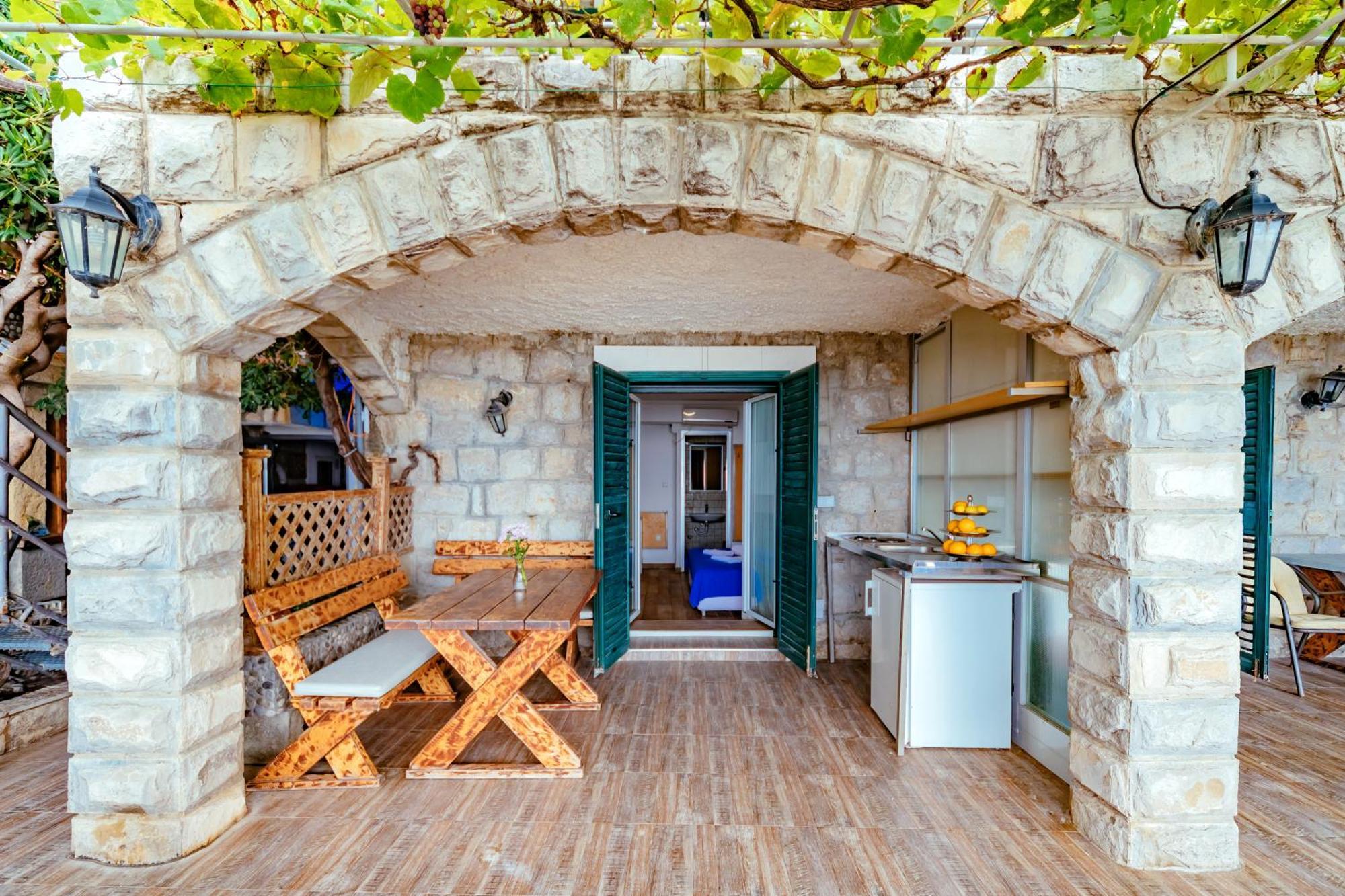 Hotel Savojo Petrovac Luaran gambar