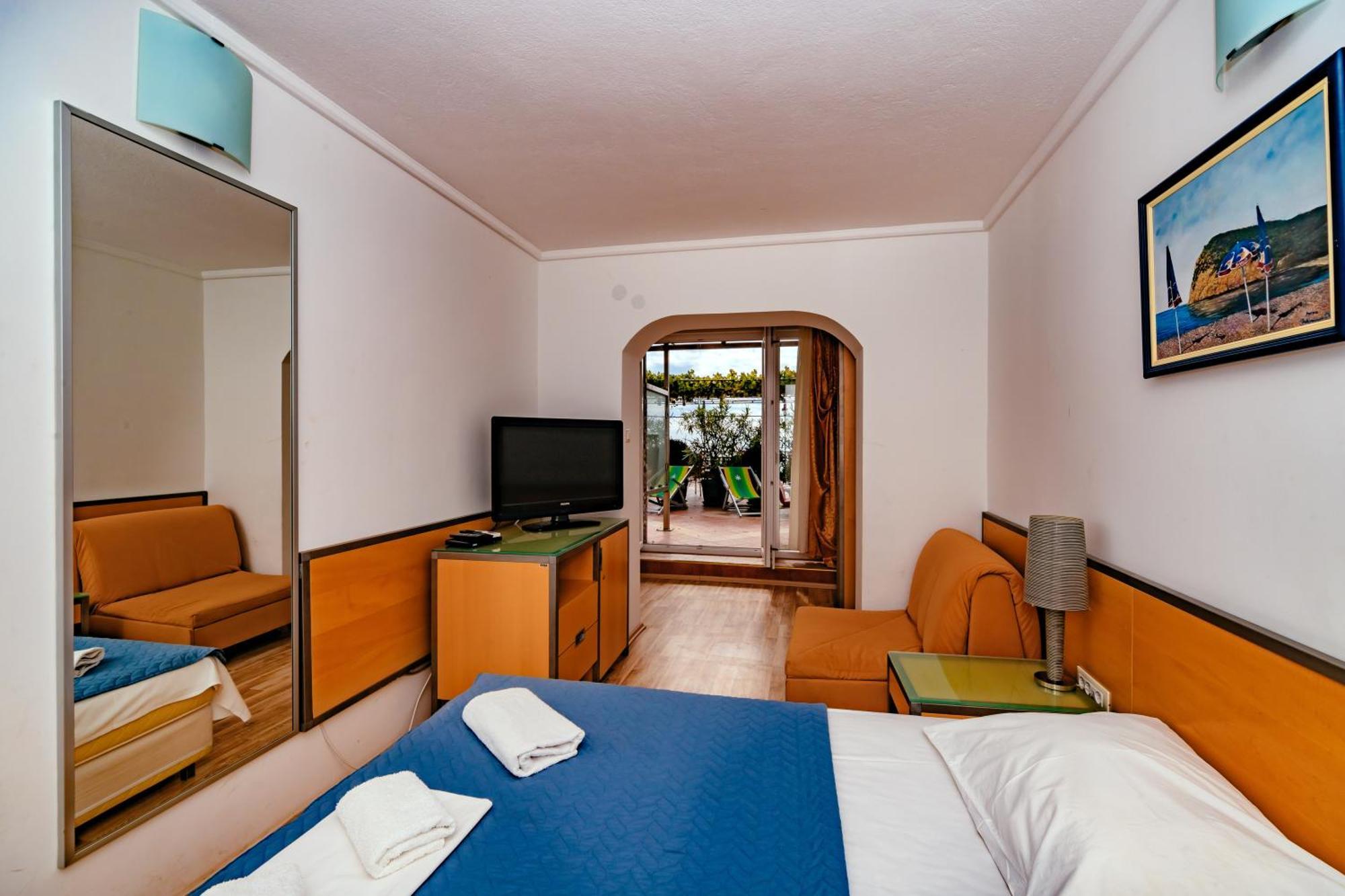 Hotel Savojo Petrovac Luaran gambar