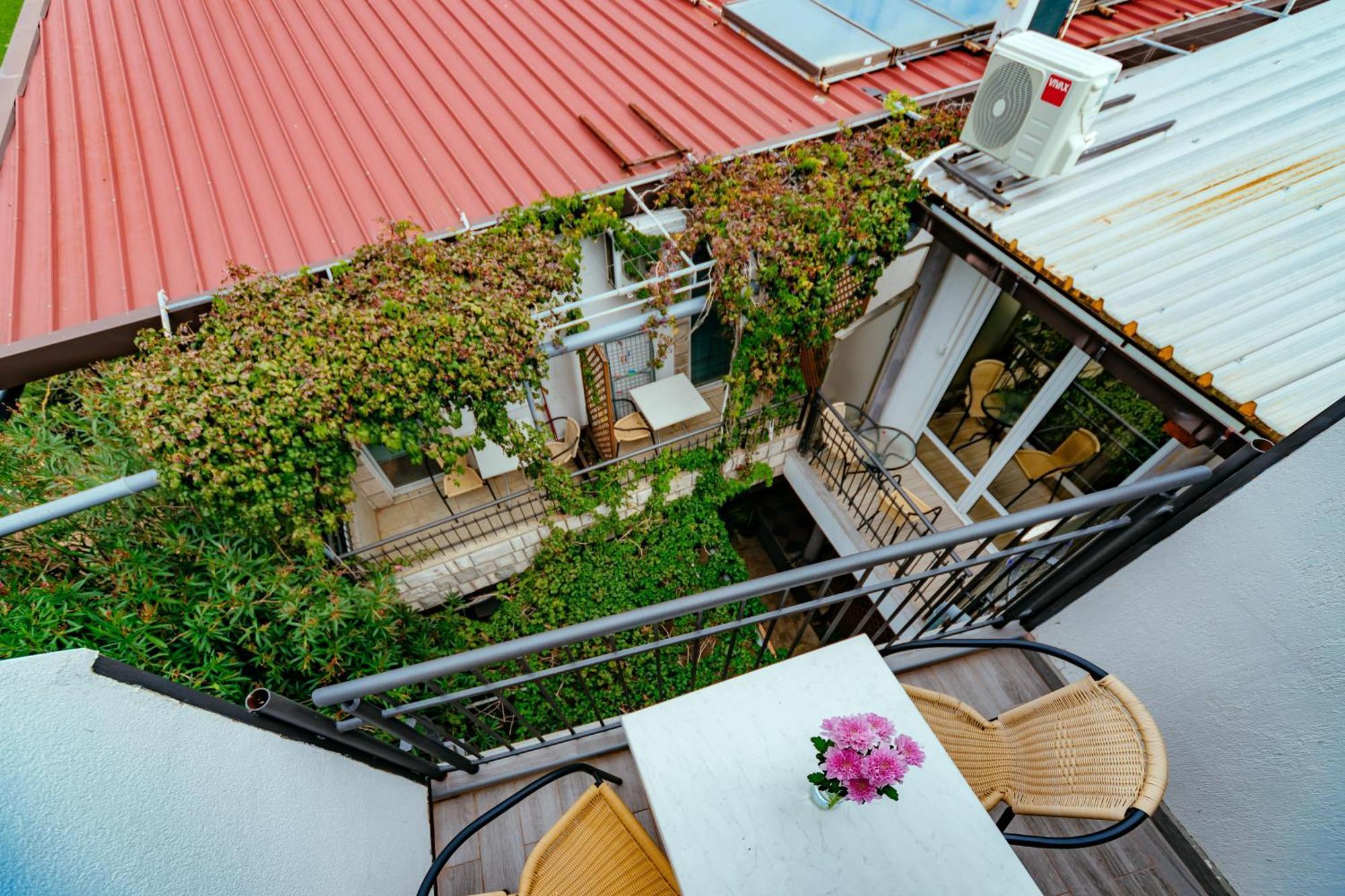 Hotel Savojo Petrovac Luaran gambar