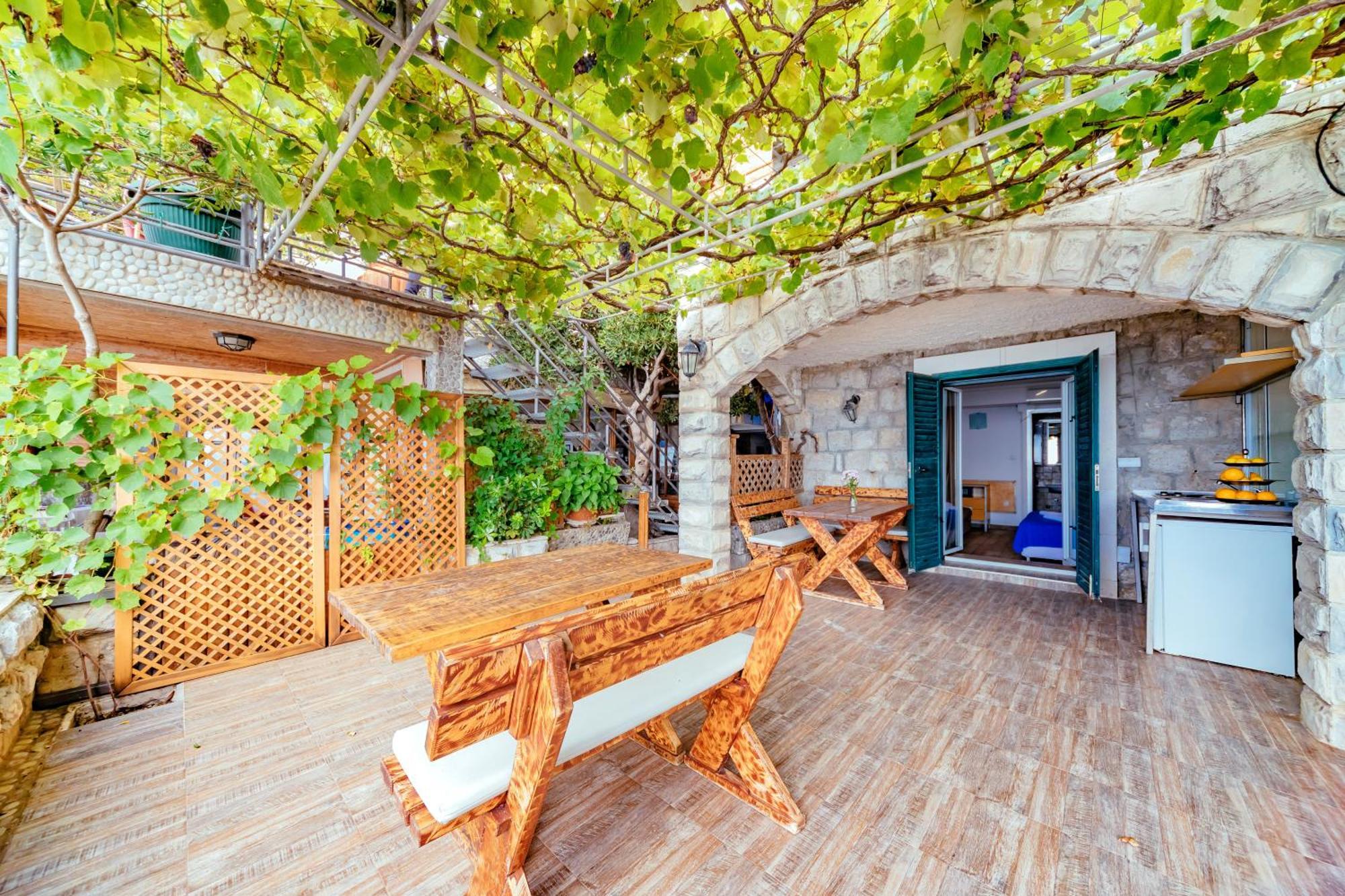 Hotel Savojo Petrovac Luaran gambar
