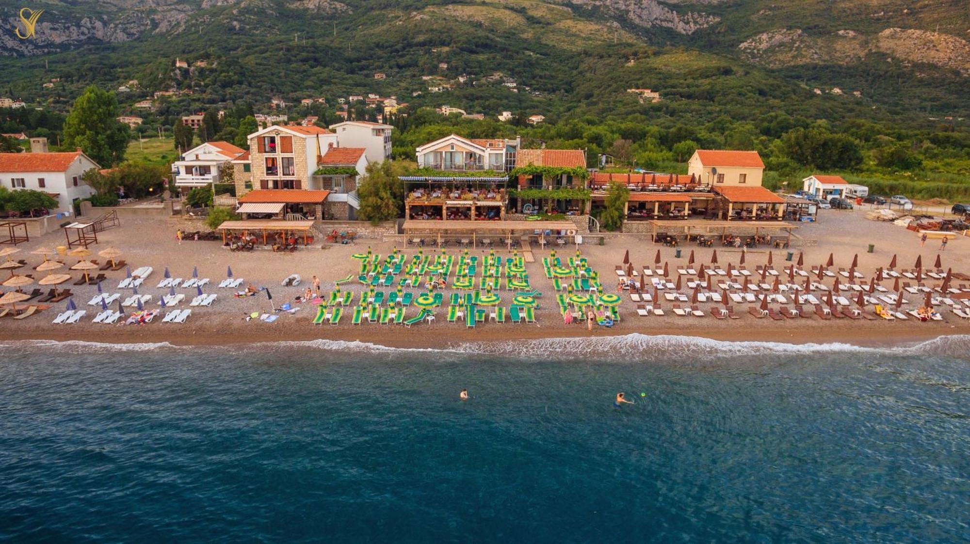 Hotel Savojo Petrovac Luaran gambar
