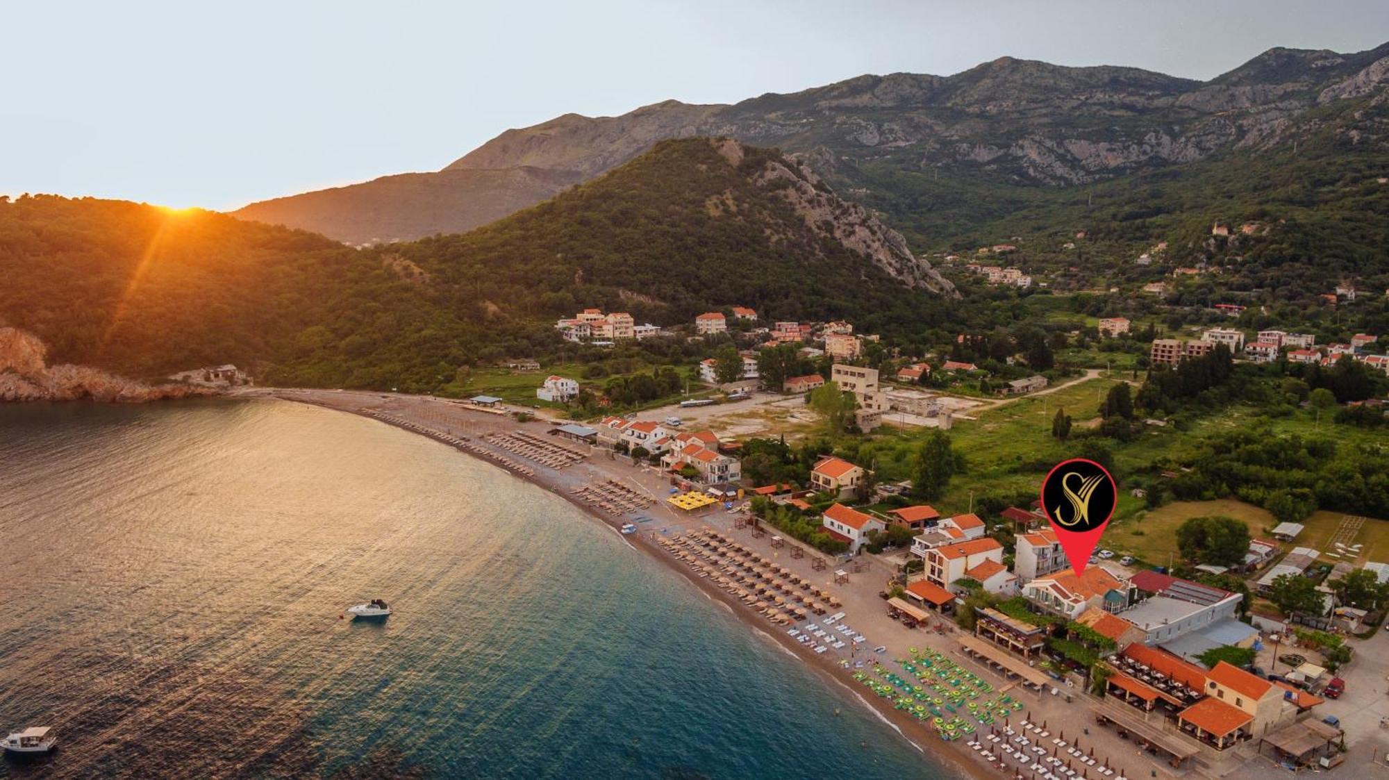 Hotel Savojo Petrovac Luaran gambar